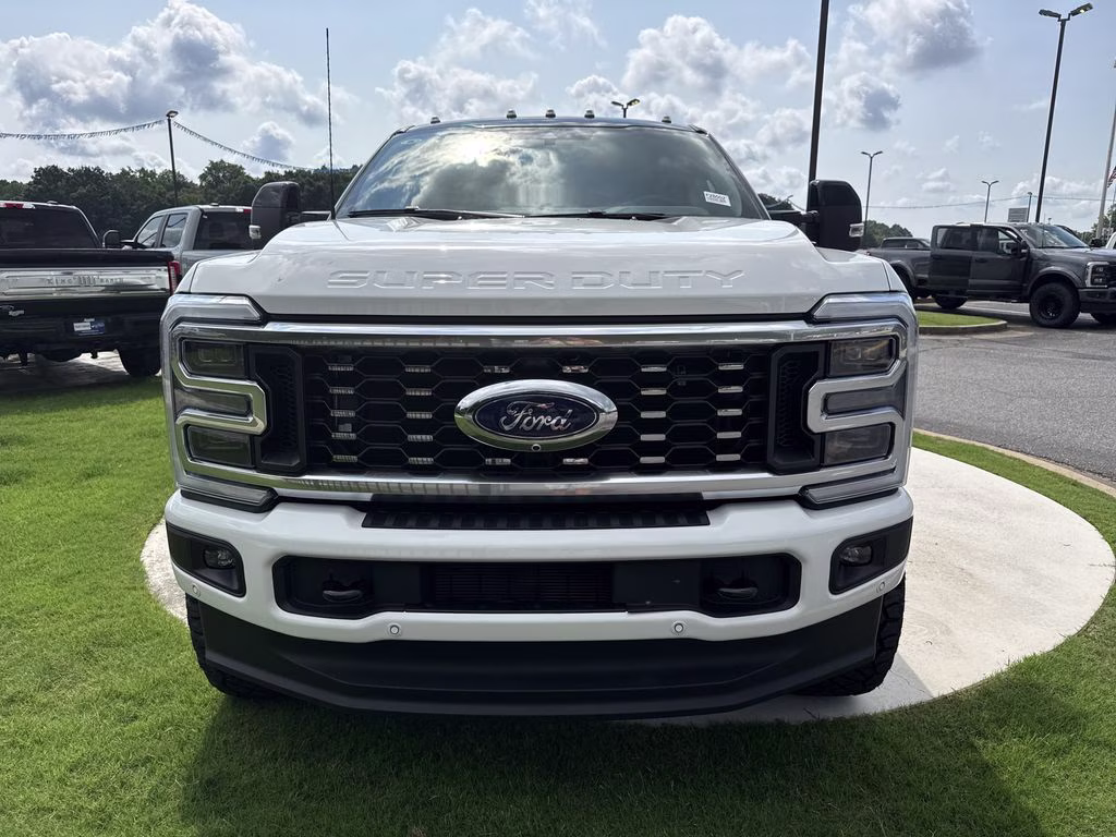 2026 Star White Metallic Tri-Coat Ford Super Duty F-350 DRW Platinum 4X4 Truck