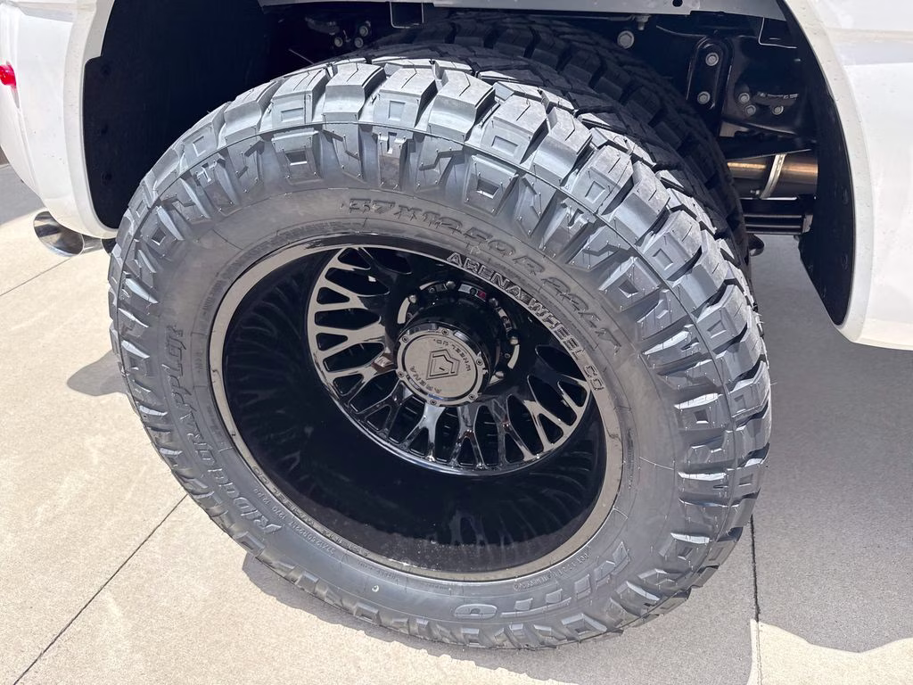 2026 Star White Metallic Tri-Coat Ford Super Duty F-350 DRW Platinum 4X4 Truck