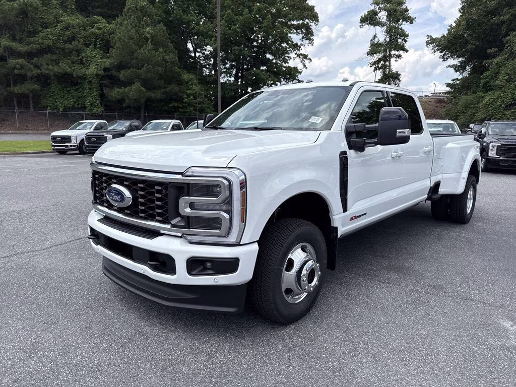2026 Star White Metallic Tri-Coat Ford Super Duty F-350 DRW Platinum 4X4 Truck