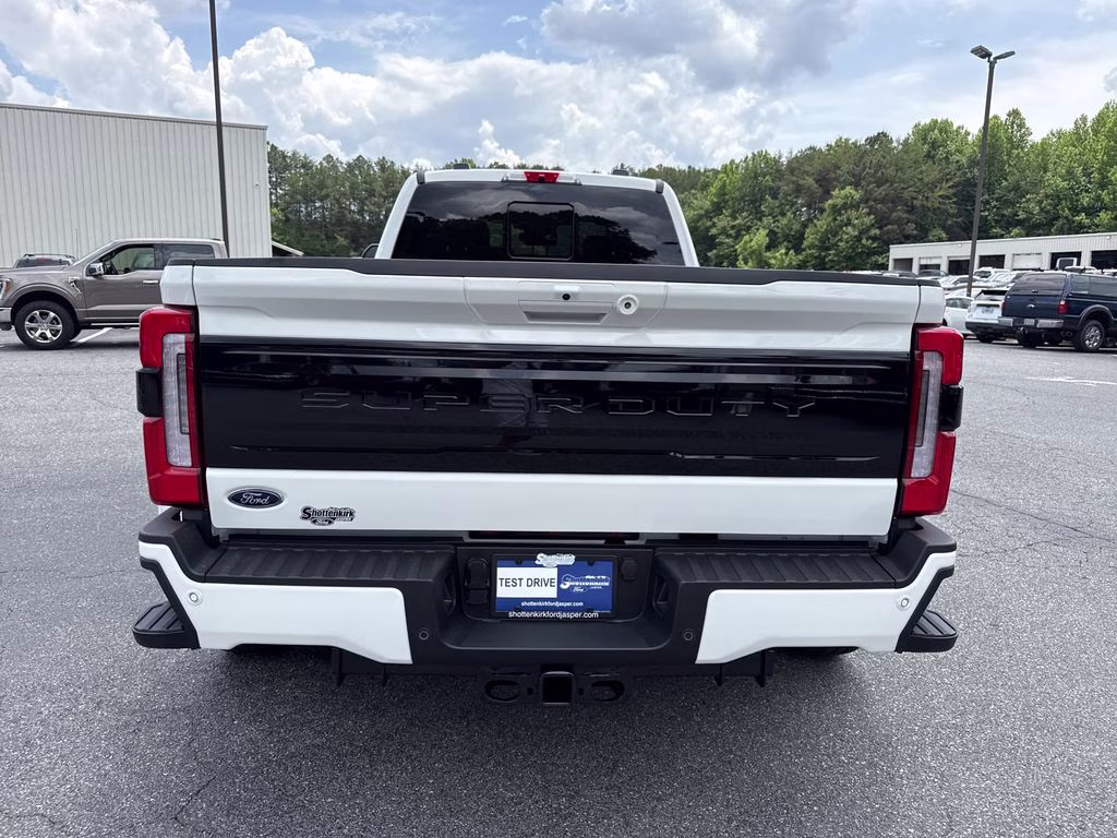 2026 Star White Metallic Tri-Coat Ford Super Duty F-350 DRW Platinum 4X4 Truck