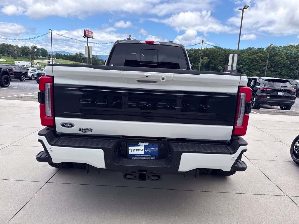 2026 Star White Metallic Tri-Coat Ford Super Duty F-350 DRW Platinum 4X4 Truck