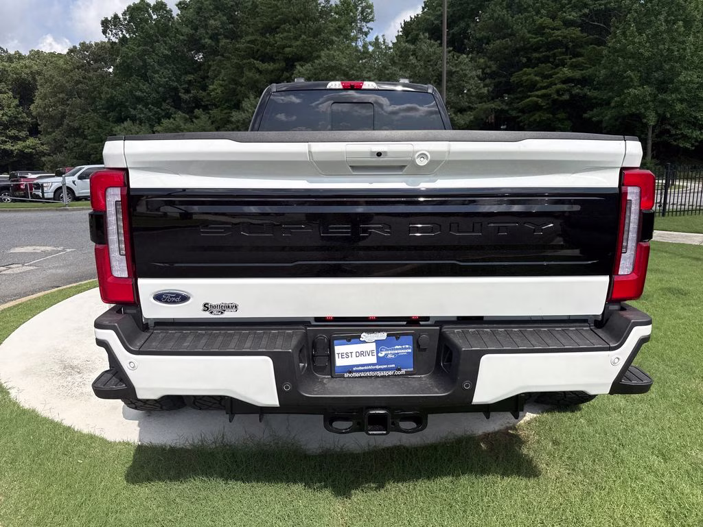 2026 Star White Metallic Tri-Coat Ford Super Duty F-350 DRW Platinum 4X4 Truck