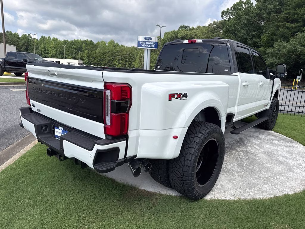 2026 Star White Metallic Tri-Coat Ford Super Duty F-350 DRW Platinum 4X4 Truck
