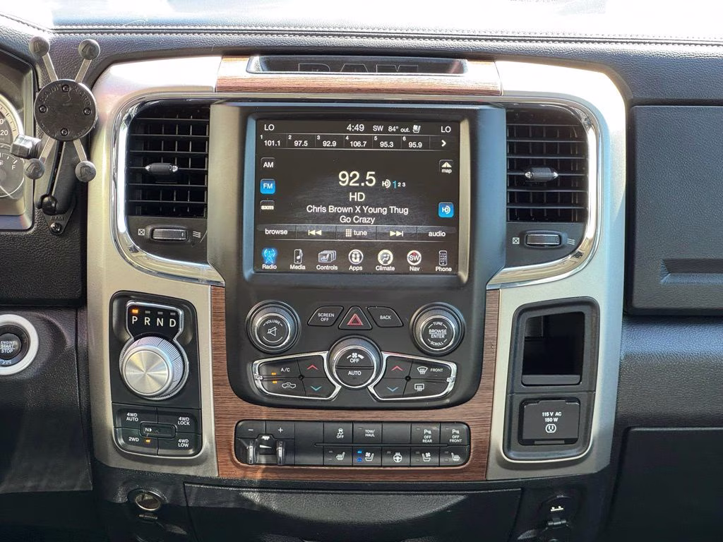 2017 Bright Silver Metallic Clearcoat Ram 1500 Laramie 4X4 Truck