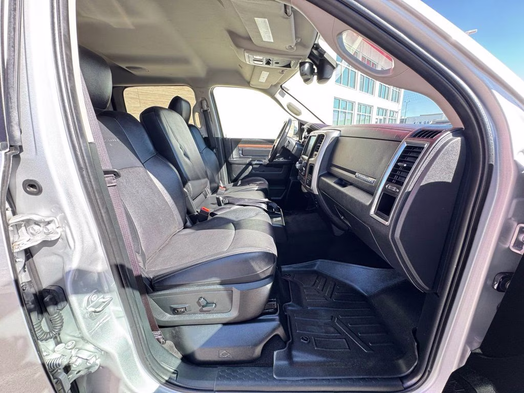 2017 Bright Silver Metallic Clearcoat Ram 1500 Laramie 4X4 Truck