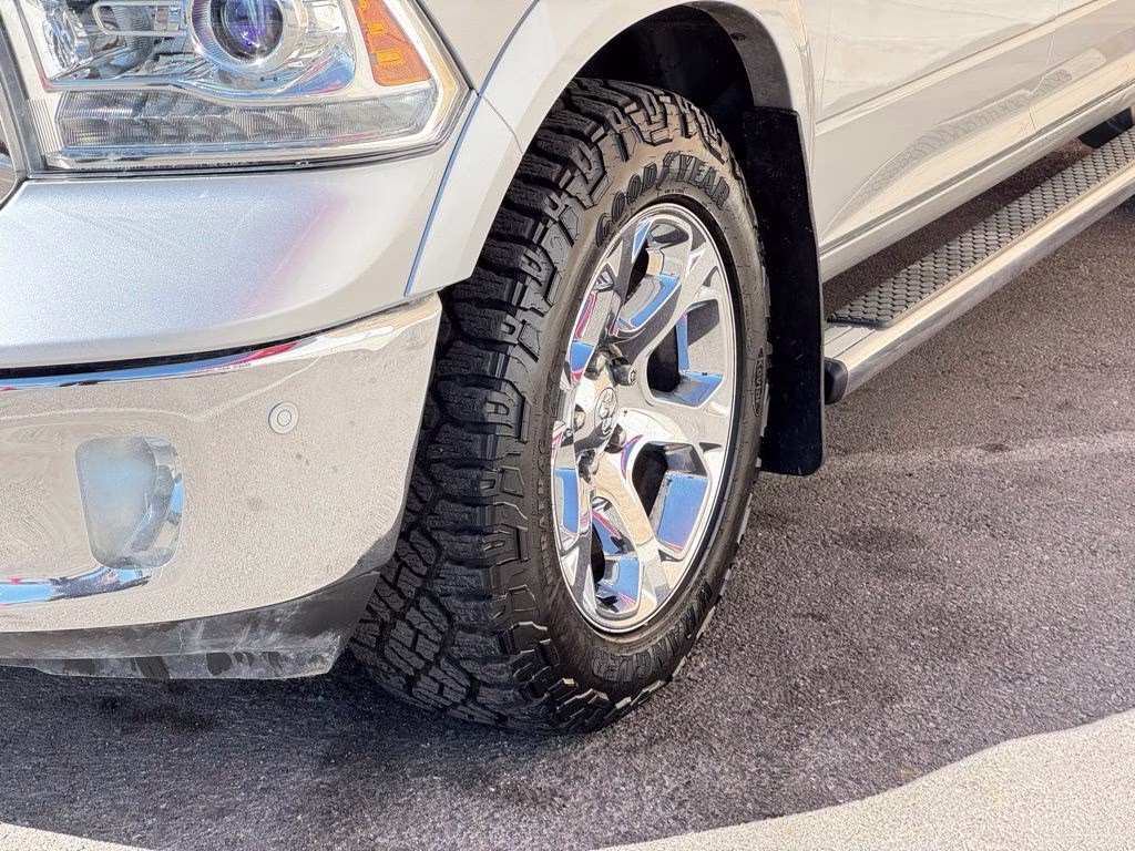 2017 Bright Silver Metallic Clearcoat Ram 1500 Laramie 4X4 Truck
