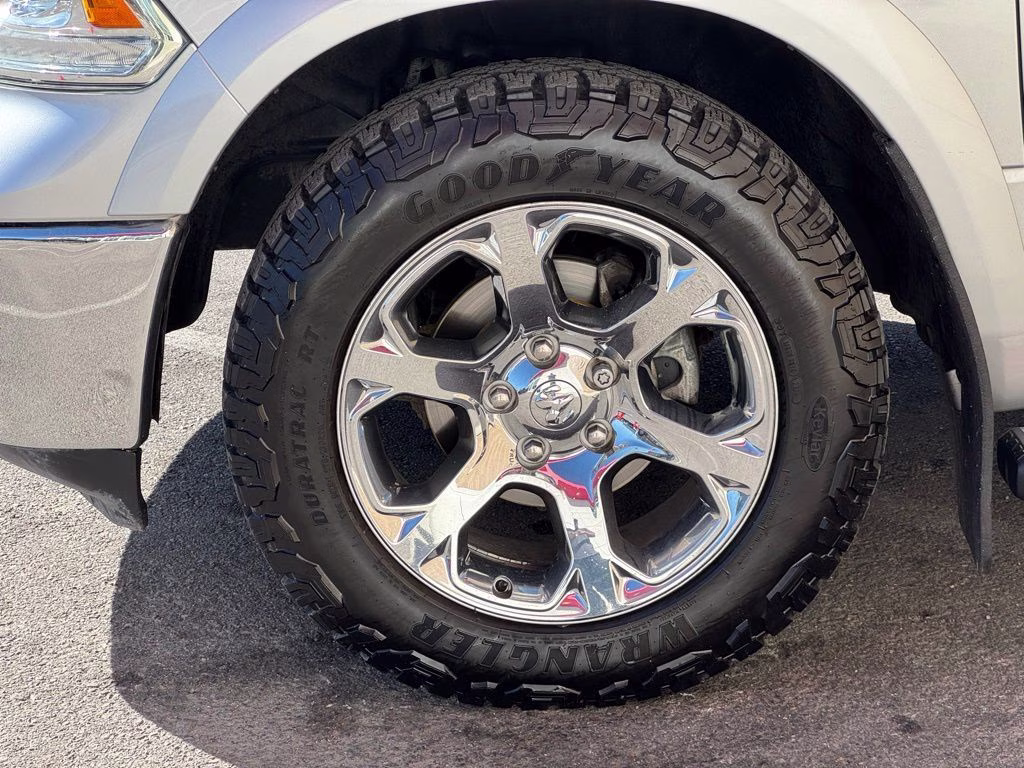 2017 Bright Silver Metallic Clearcoat Ram 1500 Laramie 4X4 Truck