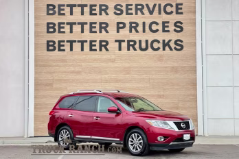 2016 Cayenne Red Metallic Nissan Pathfinder SL 4X4 SUV