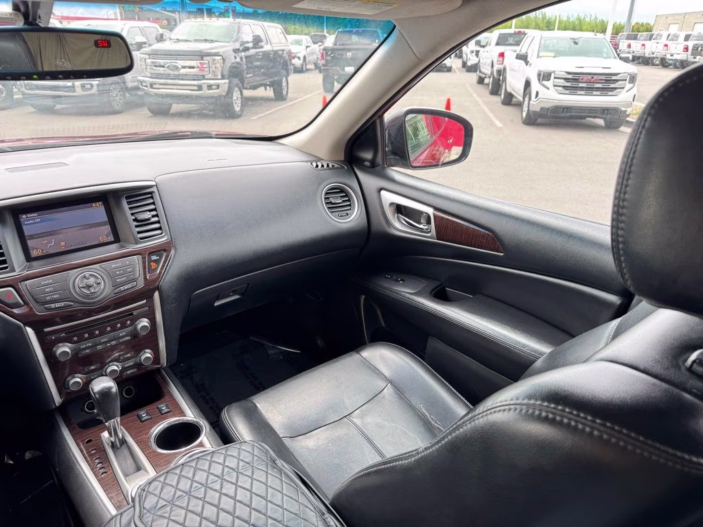 2016 Cayenne Red Metallic Nissan Pathfinder SL 4X4 SUV
