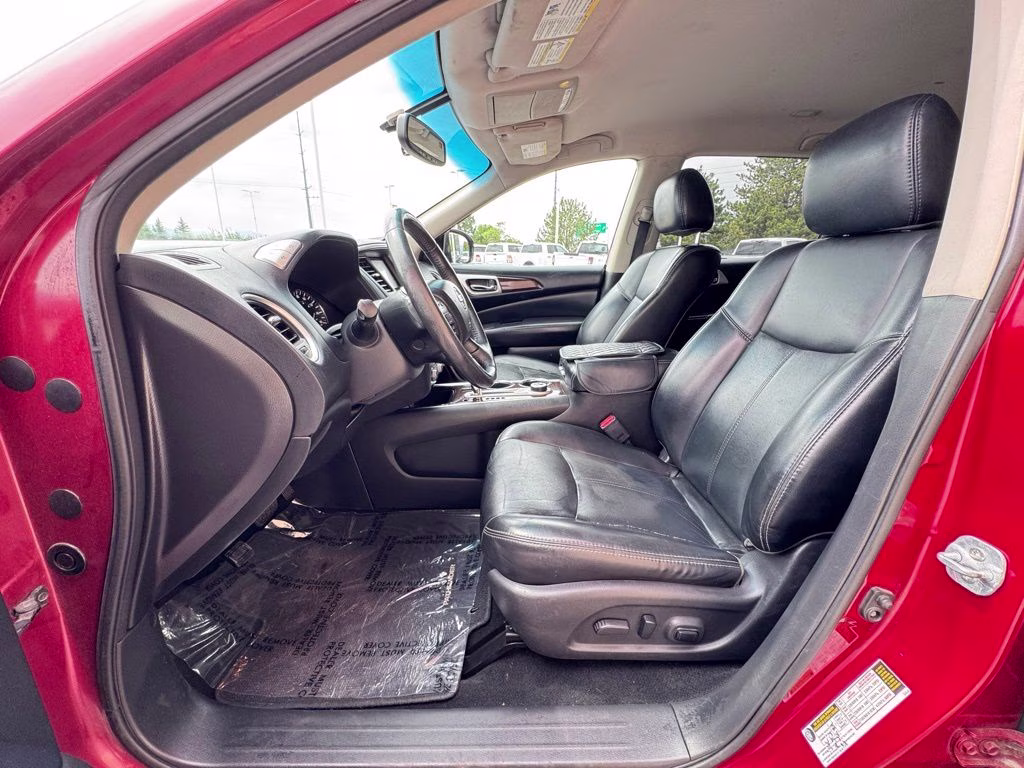 2016 Cayenne Red Metallic Nissan Pathfinder SL 4X4 SUV
