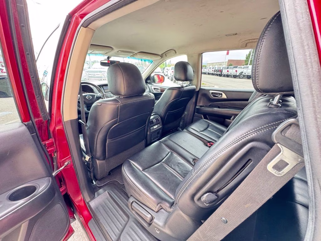 2016 Cayenne Red Metallic Nissan Pathfinder SL 4X4 SUV