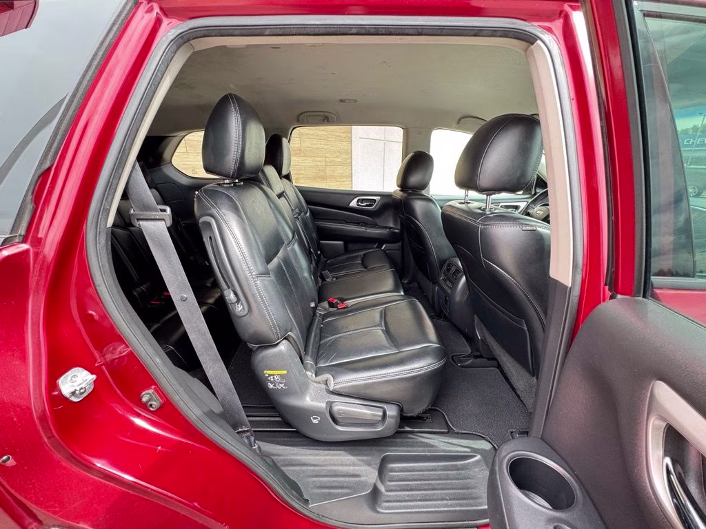 2016 Cayenne Red Metallic Nissan Pathfinder SL 4X4 SUV