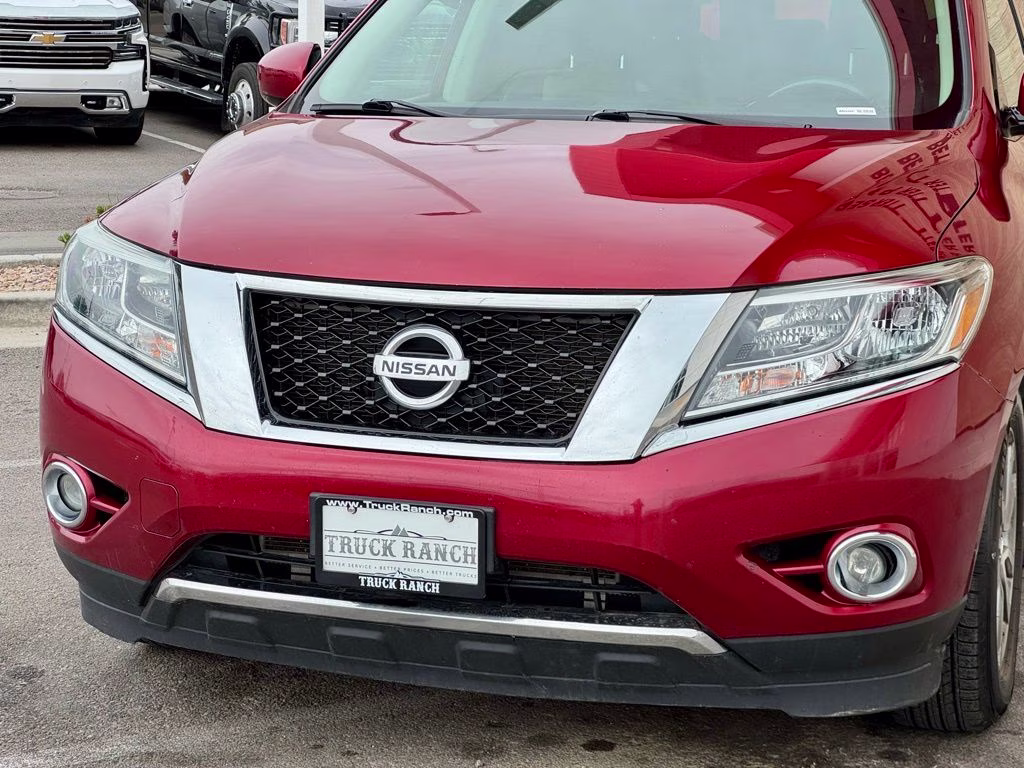 2016 Cayenne Red Metallic Nissan Pathfinder SL 4X4 SUV