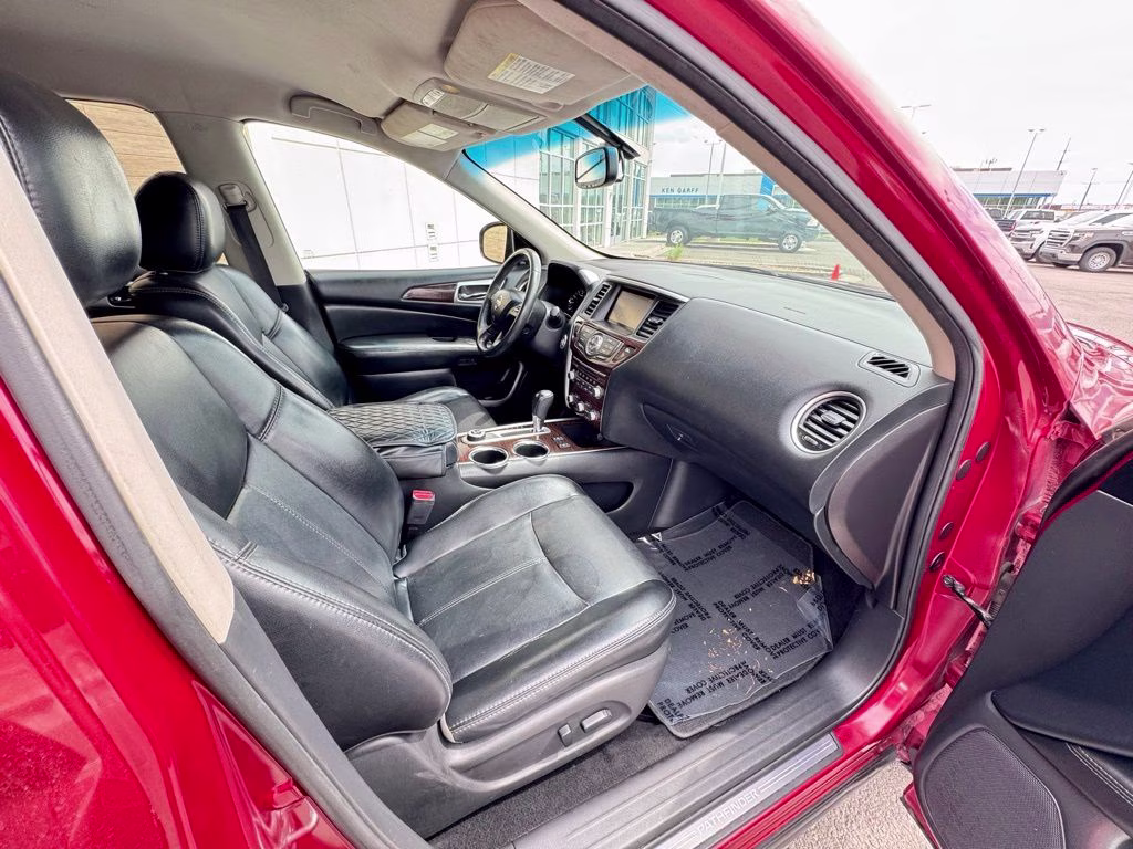 2016 Cayenne Red Metallic Nissan Pathfinder SL 4X4 SUV