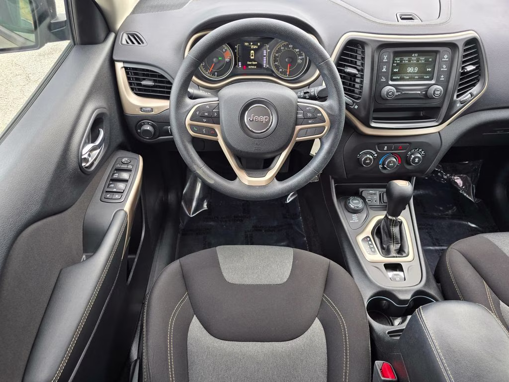 2017 Light Brownstone Pearlcoat Jeep Cherokee Sport 4X4 SUV