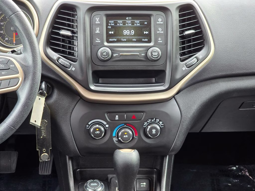 2017 Light Brownstone Pearlcoat Jeep Cherokee Sport 4X4 SUV