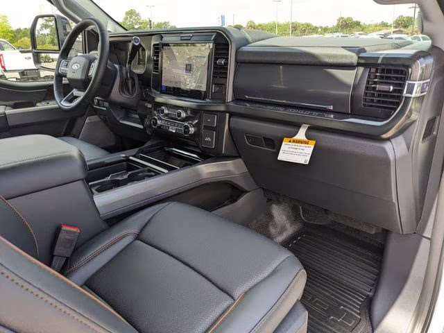 2026 Oxford White Ford Super Duty F-450 DRW Lariat 4X4 Chassis