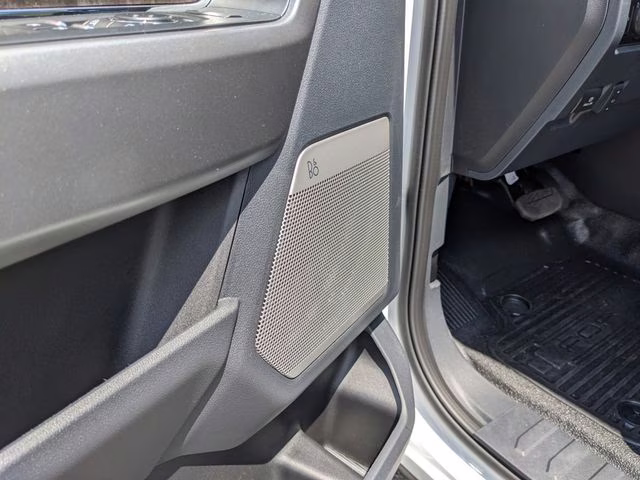 2026 Oxford White Ford Super Duty F-450 DRW Lariat 4X4 Chassis