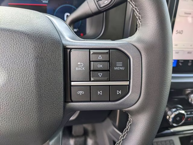 2026 Oxford White Ford Super Duty F-450 DRW Lariat 4X4 Chassis