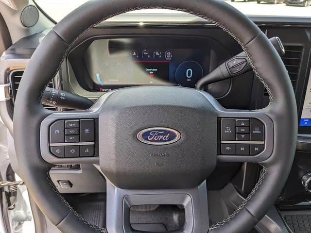2026 Oxford White Ford Super Duty F-450 DRW Lariat 4X4 Chassis