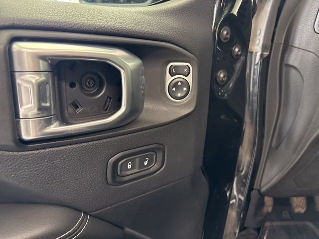 2019 Black Clearcoat Jeep Wrangler Unlimited Sahara 4X4 SUV