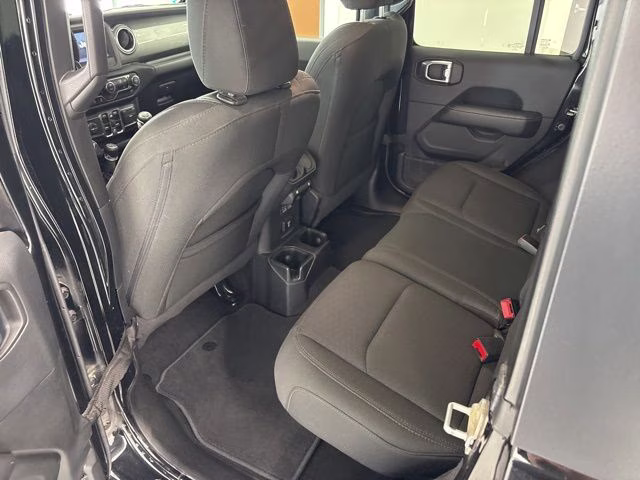 2019 Black Clearcoat Jeep Wrangler Unlimited Sahara 4X4 SUV