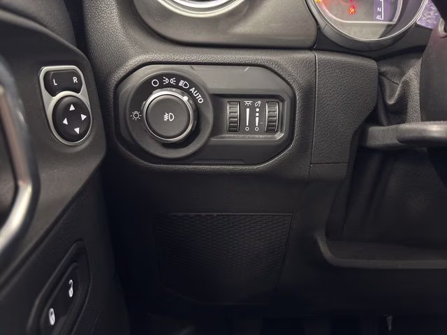 2019 Black Clearcoat Jeep Wrangler Unlimited Sahara 4X4 SUV