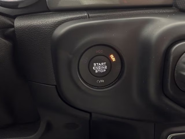 2019 Black Clearcoat Jeep Wrangler Unlimited Sahara 4X4 SUV