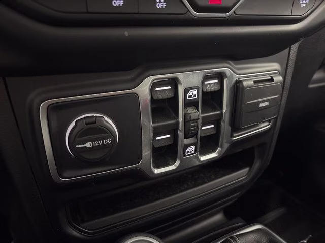 2019 Black Clearcoat Jeep Wrangler Unlimited Sahara 4X4 SUV