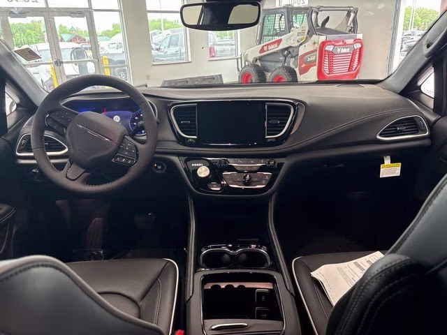 2027 Bright White Clearcoat Chrysler Pacifica Limited AWD Van