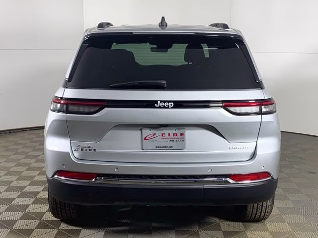 2026 Silver Zynith Jeep Grand Cherokee Laredo X 4X4 SUV