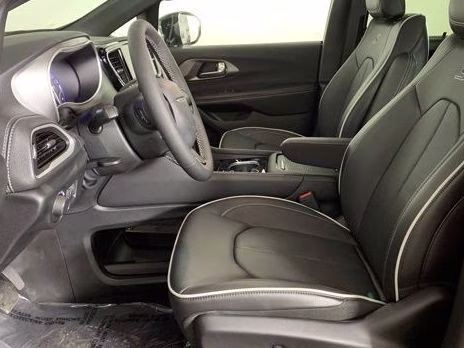 2027 Red Hot Pearlcoat Chrysler Pacifica Limited AWD Van
