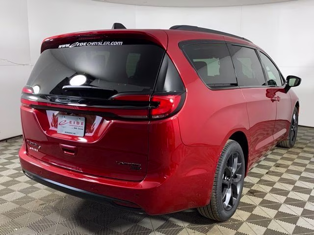 2027 Red Hot Pearlcoat Chrysler Pacifica Limited AWD Van
