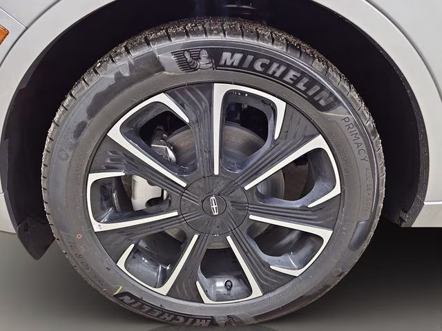 2026 Silver Radiance Metallic Clearcoat Lincoln Nautilus Reserve AWD SUV