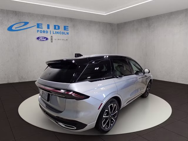 2026 Silver Radiance Metallic Clearcoat Lincoln Nautilus Reserve AWD SUV