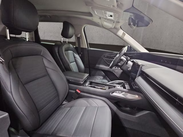 2026 White Platinum Metallic Tri-Coat Lincoln Nautilus Reserve AWD SUV