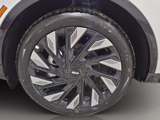 2026 White Platinum Metallic Tri-Coat Lincoln Nautilus Reserve AWD SUV