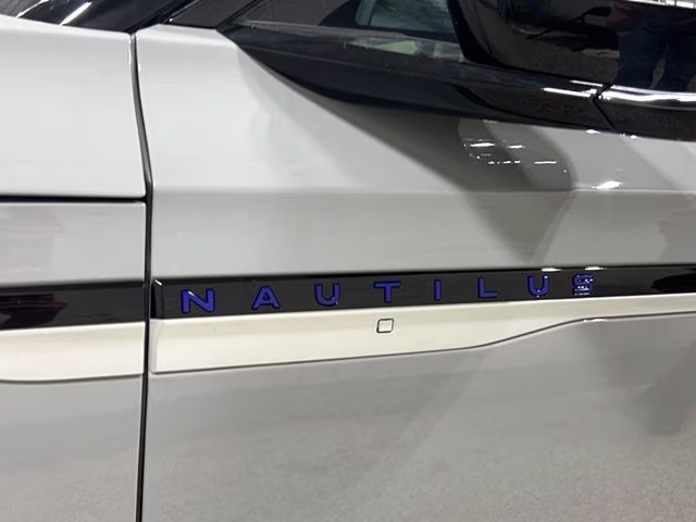 2026 Gray Matter Metallic Clearcoat Lincoln Nautilus Reserve AWD SUV