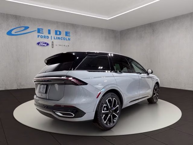 2026 Gray Matter Metallic Clearcoat Lincoln Nautilus Reserve AWD SUV