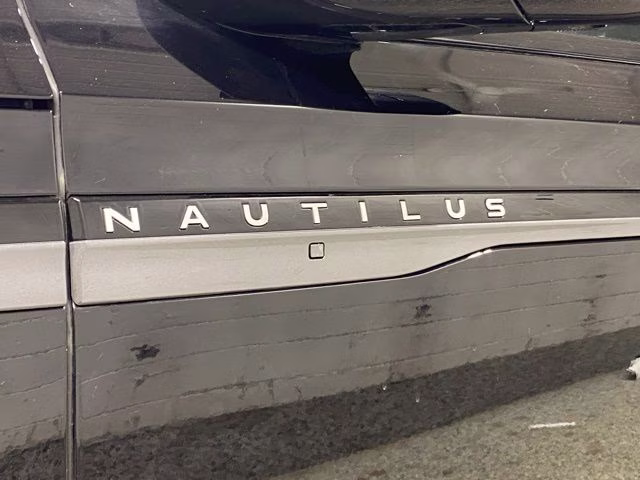 2026 Infinite Black Metallic Clearcoat Lincoln Nautilus Reserve AWD SUV