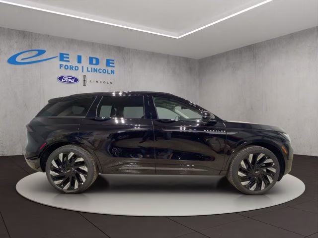 2026 Infinite Black Metallic Clearcoat Lincoln Nautilus Reserve AWD SUV