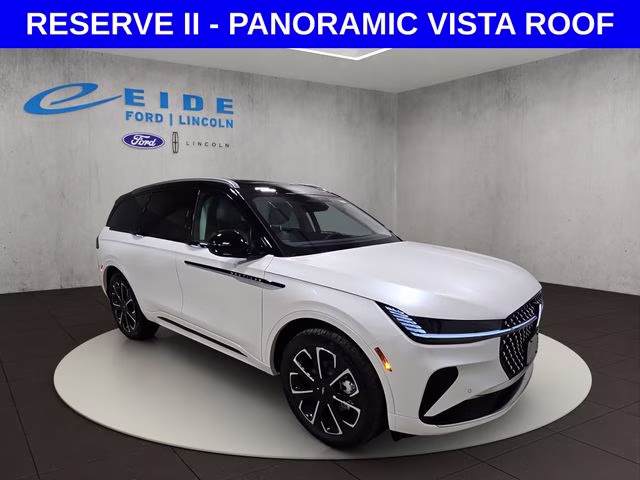 2026 White Platinum Metallic Tri-Coat Lincoln Nautilus Reserve AWD SUV