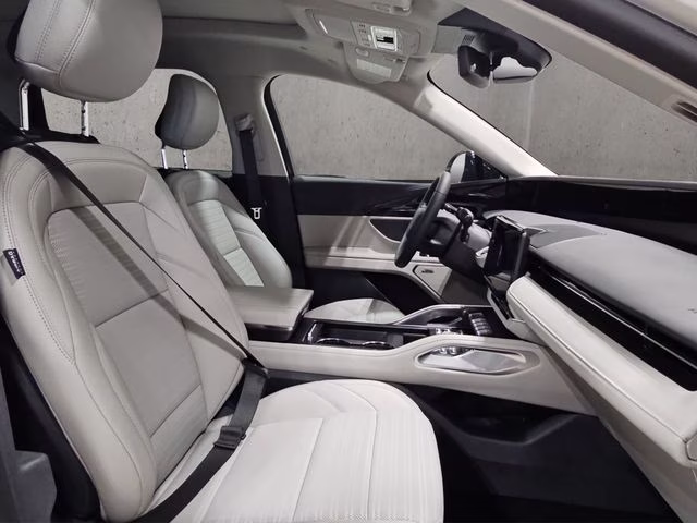 2026 White Platinum Metallic Tri-Coat Lincoln Nautilus Reserve AWD SUV