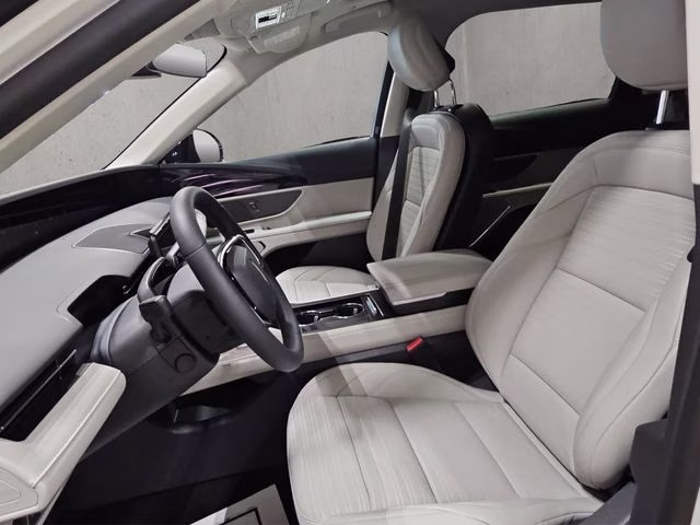 2026 White Platinum Metallic Tri-Coat Lincoln Nautilus Reserve AWD SUV