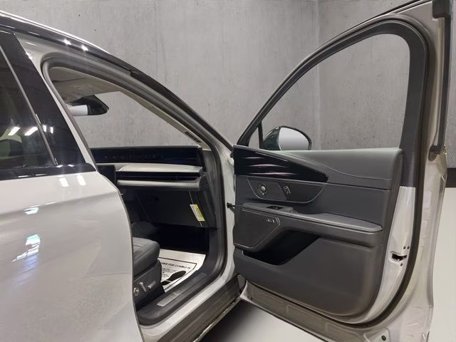 2026 Gray Matter Metallic Clearcoat Lincoln Nautilus Reserve AWD SUV