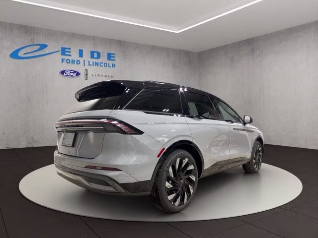 2026 Gray Matter Metallic Clearcoat Lincoln Nautilus Reserve AWD SUV
