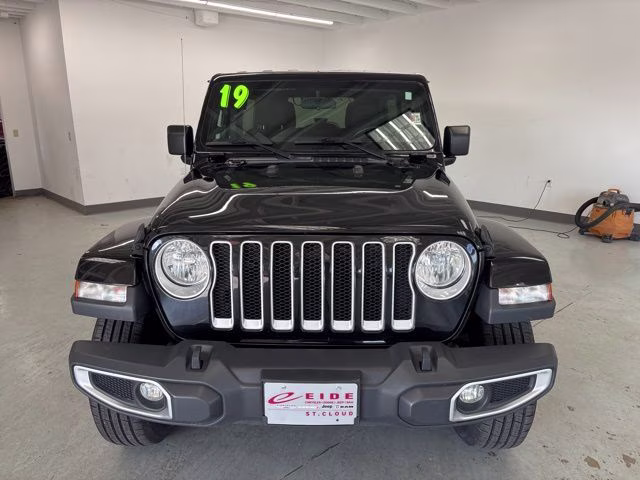 2019 Black Clearcoat Jeep Wrangler Unlimited Sahara 4X4 SUV