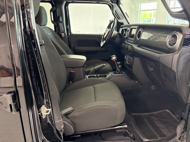 2019 Black Clearcoat Jeep Wrangler Unlimited Sahara 4X4 SUV