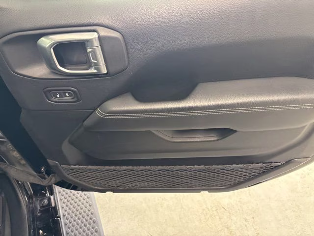 2019 Black Clearcoat Jeep Wrangler Unlimited Sahara 4X4 SUV