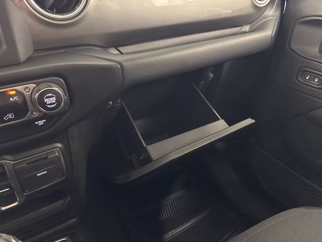 2019 Black Clearcoat Jeep Wrangler Unlimited Sahara 4X4 SUV